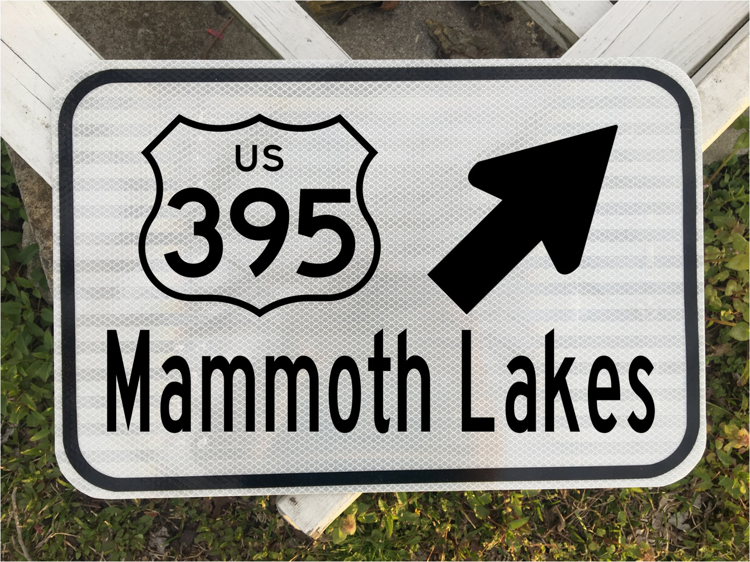 MAMMOTH LAKES CALIFORNIA Highway US 395 road sign 12\