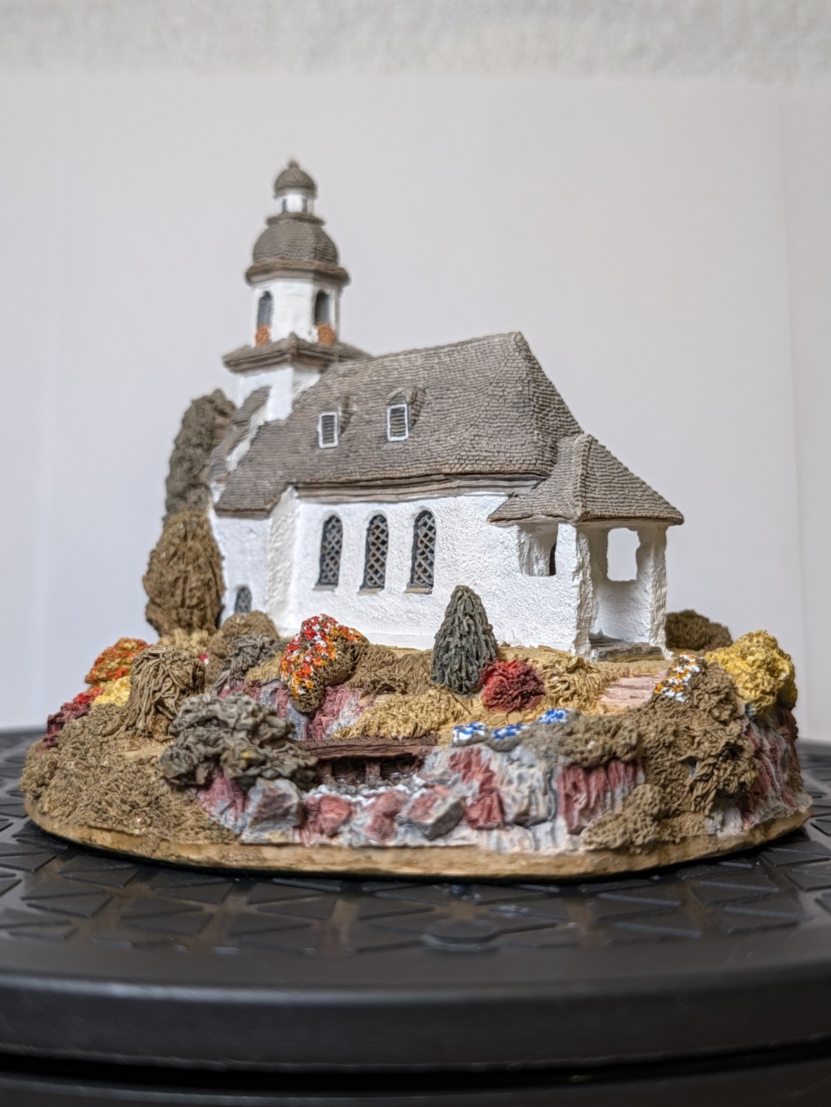 Lilliput Lane, Das Gebirgskirchlein, From The German Collection, 1987 Lilliput Lane, Das Gebirgskirchlein, From The German Collection, 1987