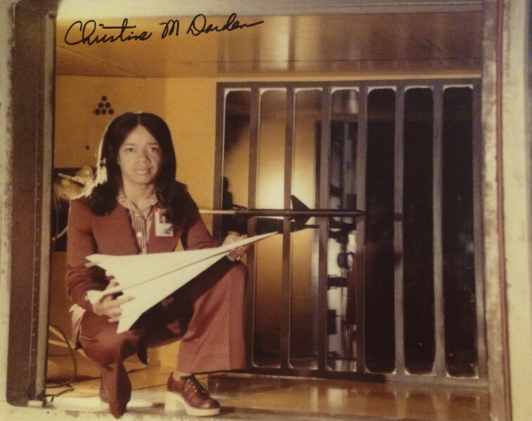 CHRISTINE DARDEN SIGNED 8x10 PHOTO AERONAUTICAL ENGINEER NASA RARE BECKETT BAS