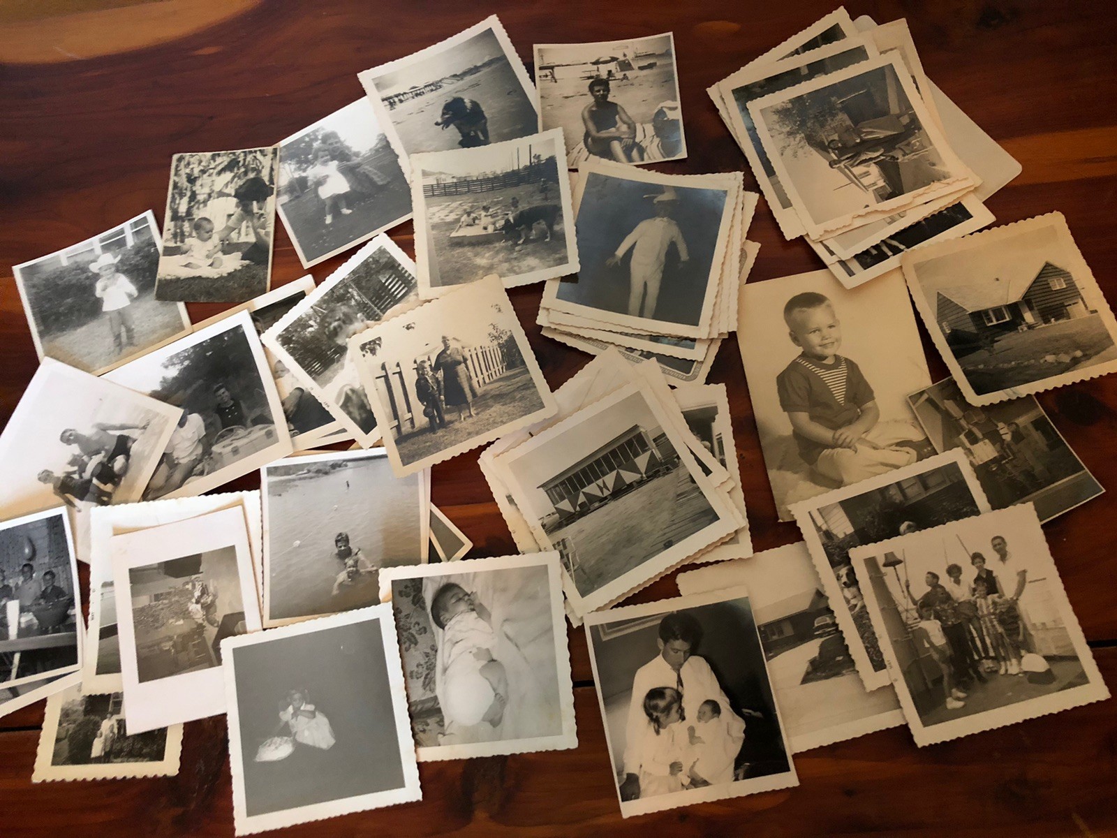 Black & White Photograph Lot Of 100 Random Found Photo Snapshots Vintage Photos Black & White Photograph Lot Of 100 Random Found Photo Snapshots Vintage Photos