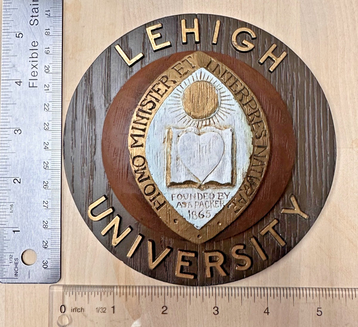 VINTAGE SEAL OF LEHIGH UNIVERSITY - RESIN WOOD GRAIN PLAQUE –UNIQUE & RARE VINTAGE SEAL OF LEHIGH UNIVERSITY - RESIN WOOD GRAIN PLAQUE –UNIQUE & RARE