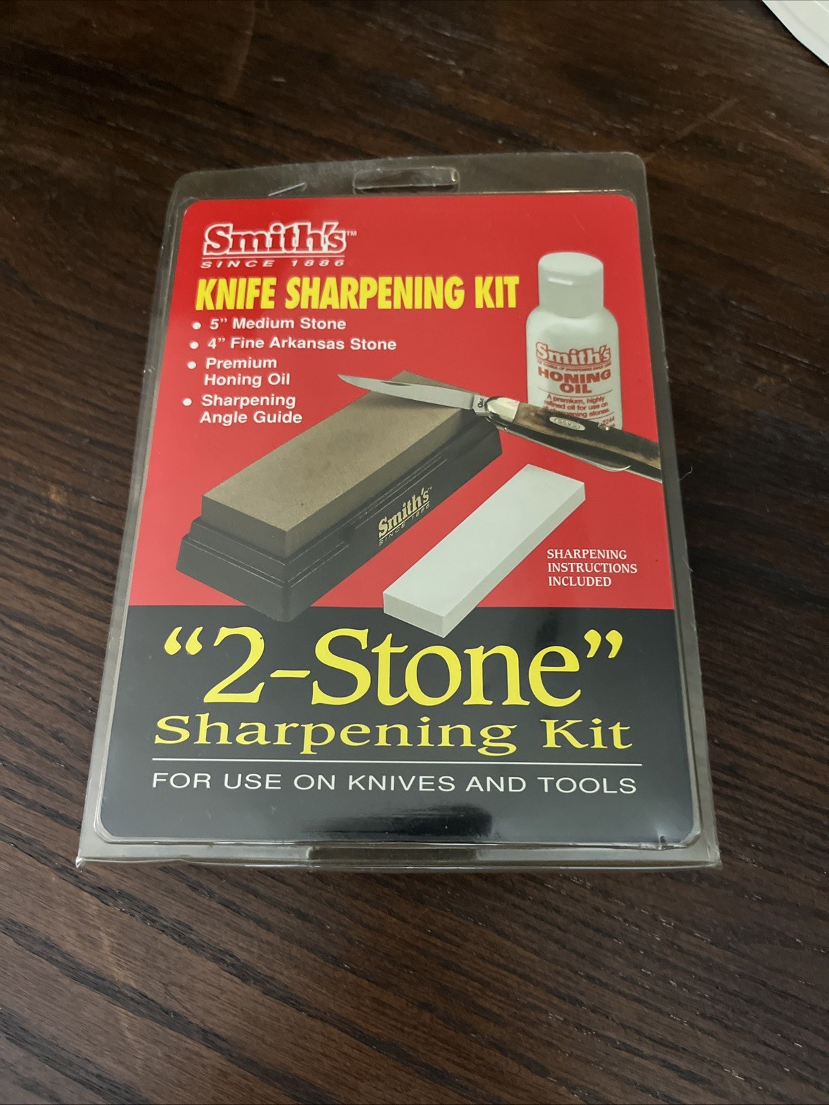 Vintage Smith's 2 Stone Knife Sharpening Kit Honing Oil - NEW OLD STOCK Vintage Smith's 2 Stone Knife Sharpening Kit Honing Oil - NEW OLD STOCK