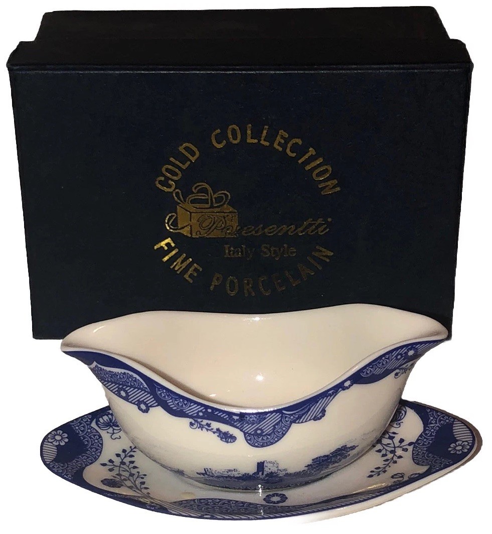 Nice VTG NIB Porcelain Presentti  Gold Coll. Blue & White Mini Gravy Boat