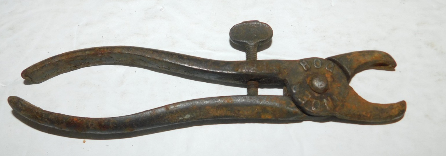 NEAT VINTAGE ADJUSTABLE HOG RINGER PLIERS PATENT DATE 1872 NEAT FARMING DISPLAY NEAT VINTAGE ADJUSTABLE HOG RINGER PLIERS PATENT DATE 1872 NEAT FARMING DISPLAY