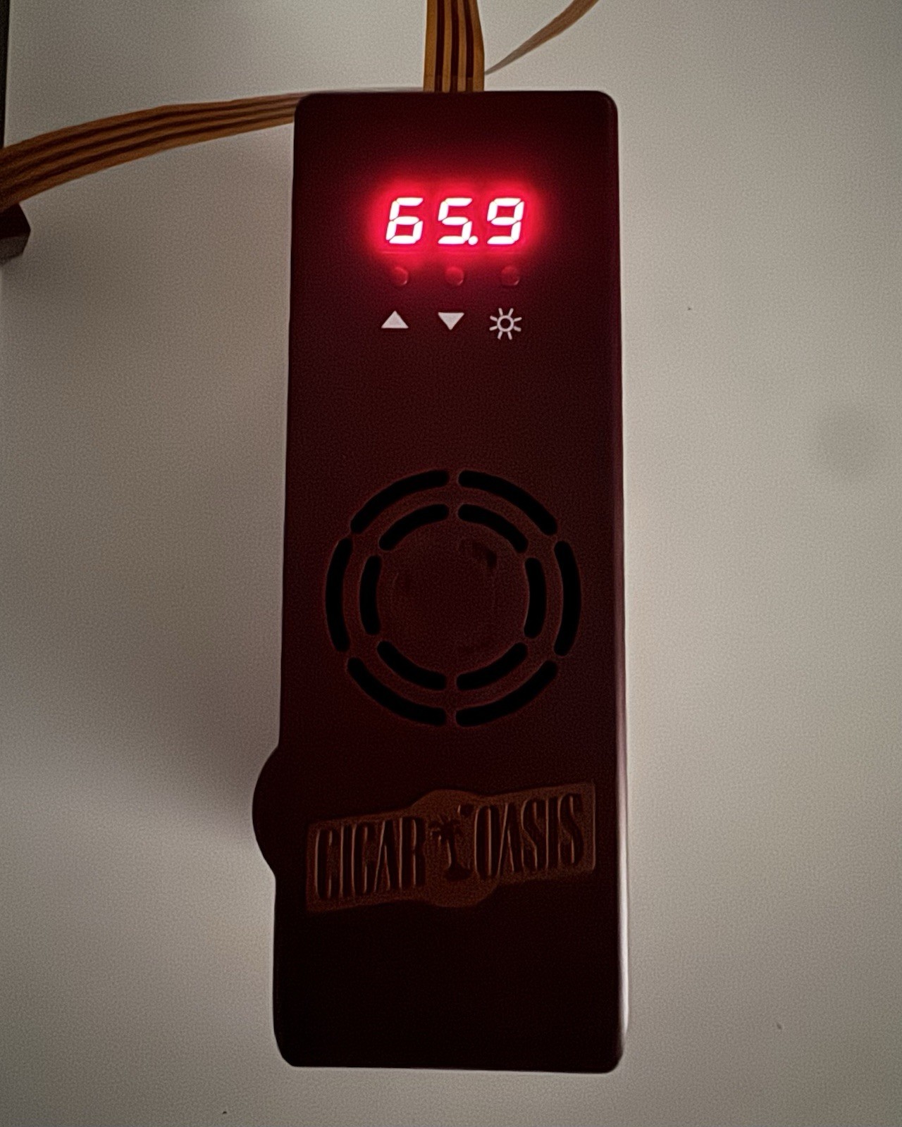 Cigar Oasis Plus XL older version works humidor Cigar Oasis Plus XL older version works humidor