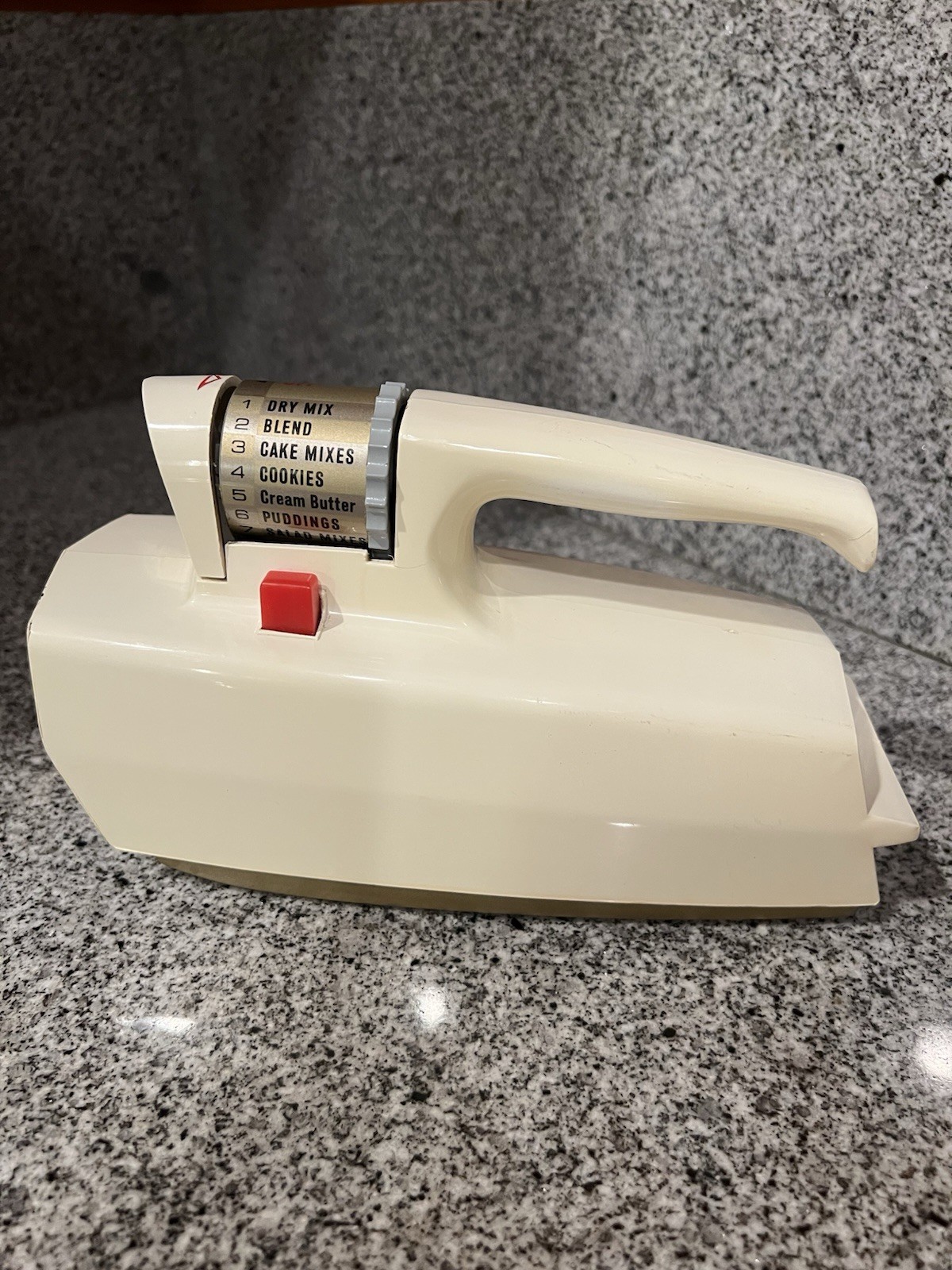 Vintage Toastmaster Model 1716, 12-speed Hand Mixer 2-tone gold and yellow Vintage Toastmaster Model 1716, 12-speed Hand Mixer 2-tone gold and yellow