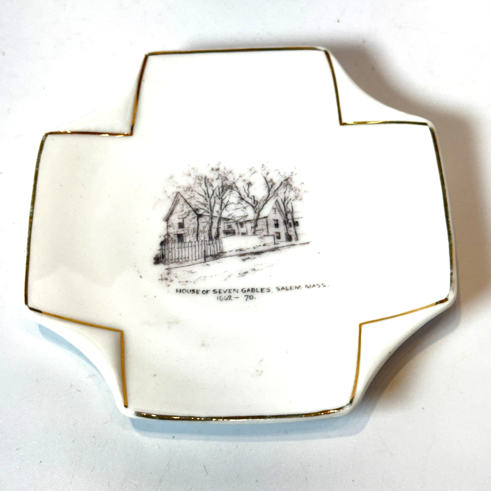 SALEM - HOUSE OF SEVEN GABLES MA Massachusetts Souvenir ANTIQUE TRINKET DISH SALEM - HOUSE OF SEVEN GABLES MA Massachusetts Souvenir ANTIQUE TRINKET DISH