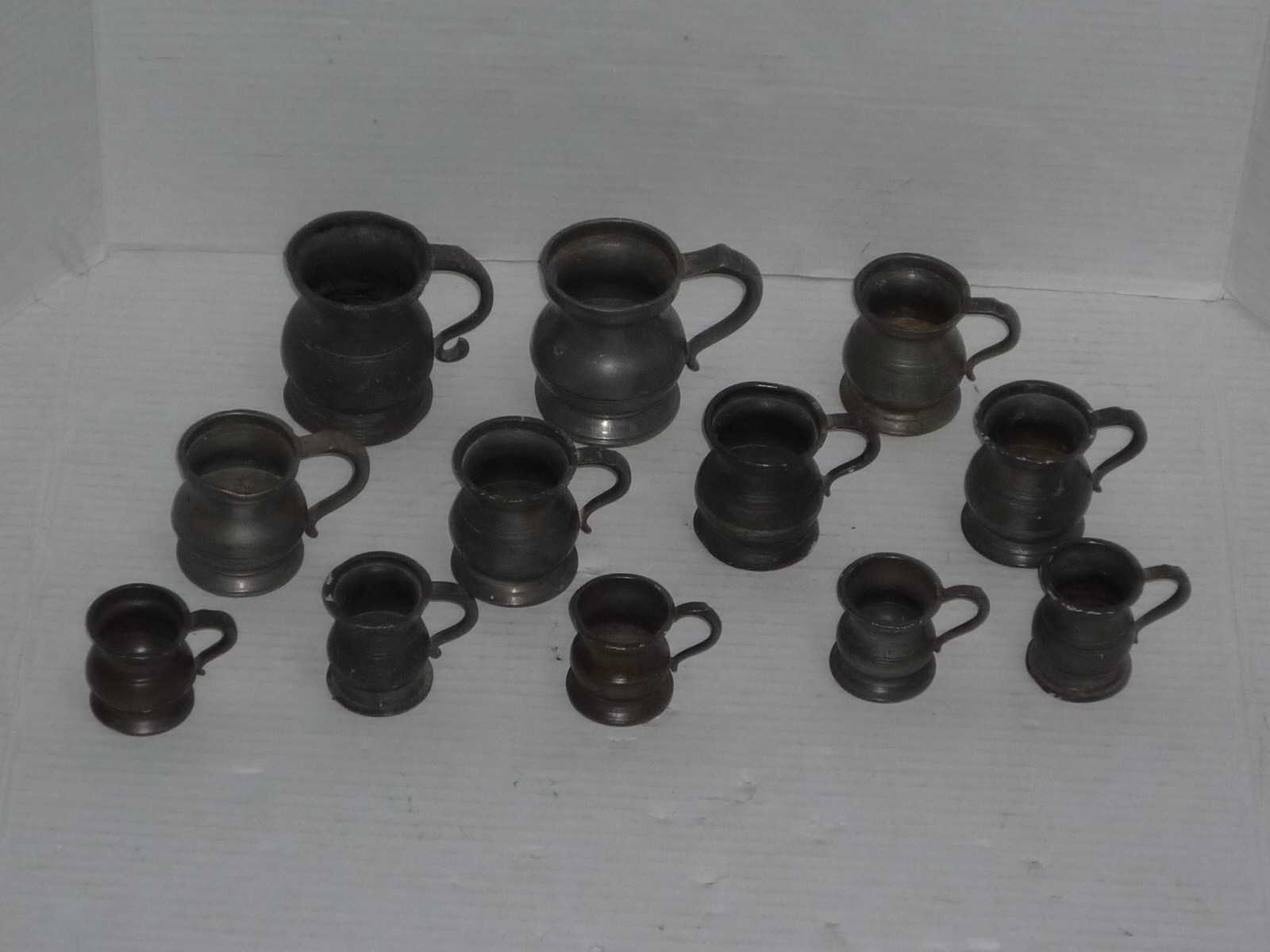 VINTAGE ENGLISH PEWTER 3 , 1/2 , 1/4 GILL MEASURING TANKARD (12) MARKED READ