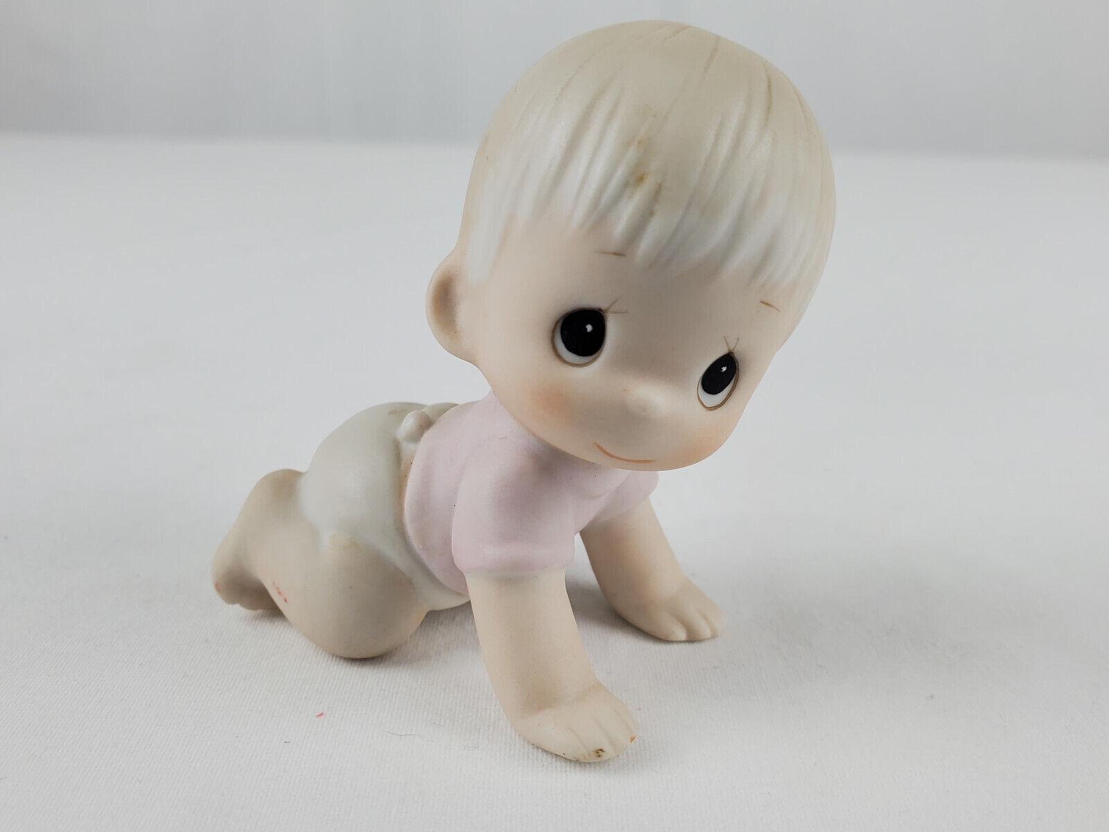 Enesco Precious Moments Baby Crawling E2852 Figurine - No Box