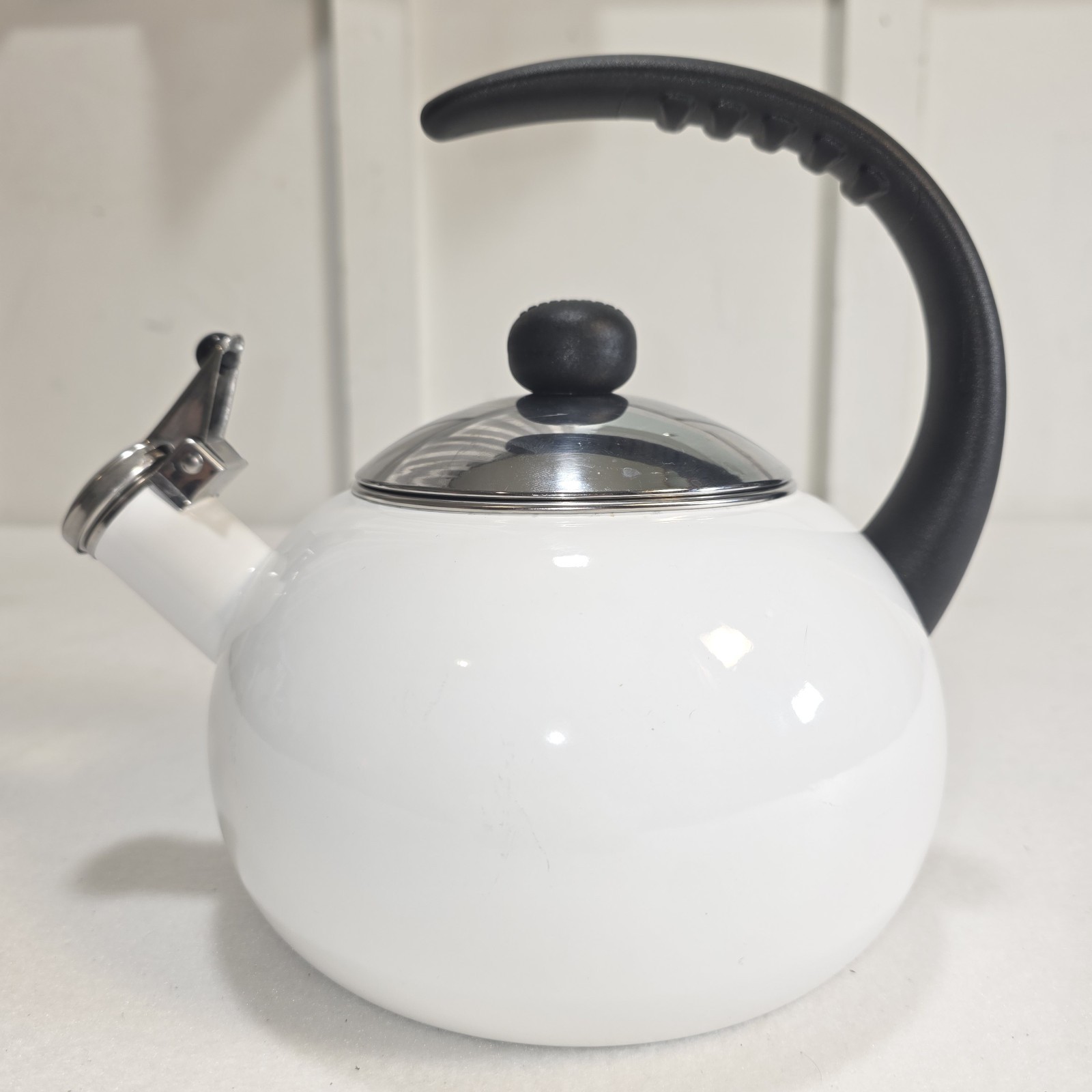 Farberware Luna New White Tea Kettle 2.5 Quart Porcelain Enamel Finish