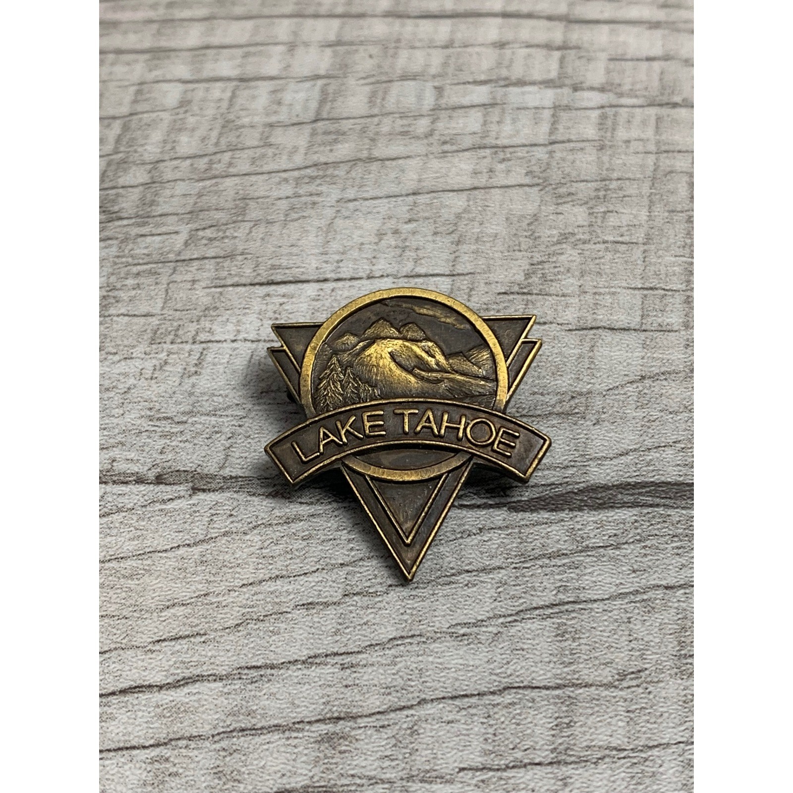 Vintage Pinnacle Designs Lake Tahoe Mountain Souvenir Lapel Pin Bronze Tone 4021 Vintage Pinnacle Designs Lake Tahoe Mountain Souvenir Lapel Pin Bronze Tone 4021