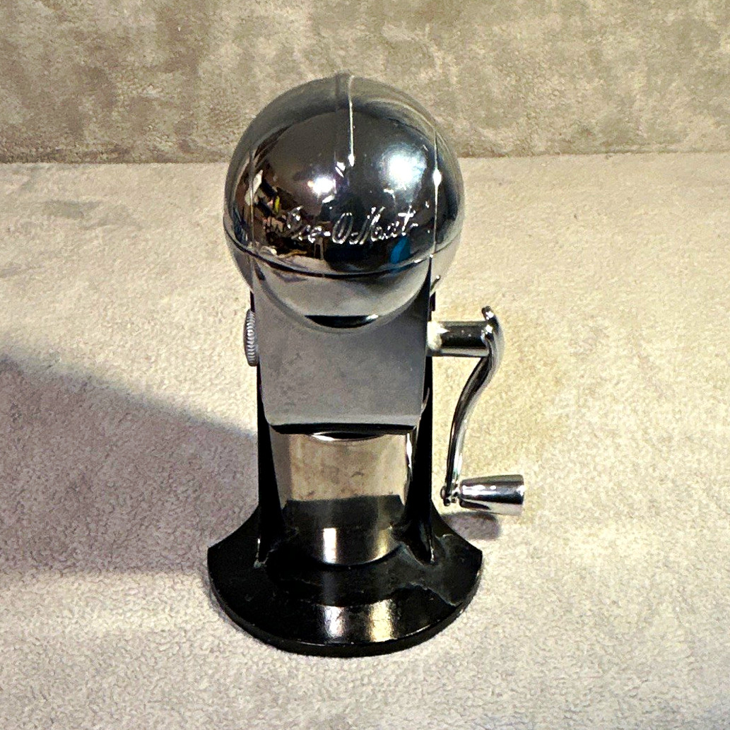 Metrokane Ice-O-Matic Manual Vintage/Retro Ice Crusher, Black/Silver, Metal Cup Metrokane Ice-O-Matic Manual Vintage/Retro Ice Crusher, Black/Silver, Metal Cup