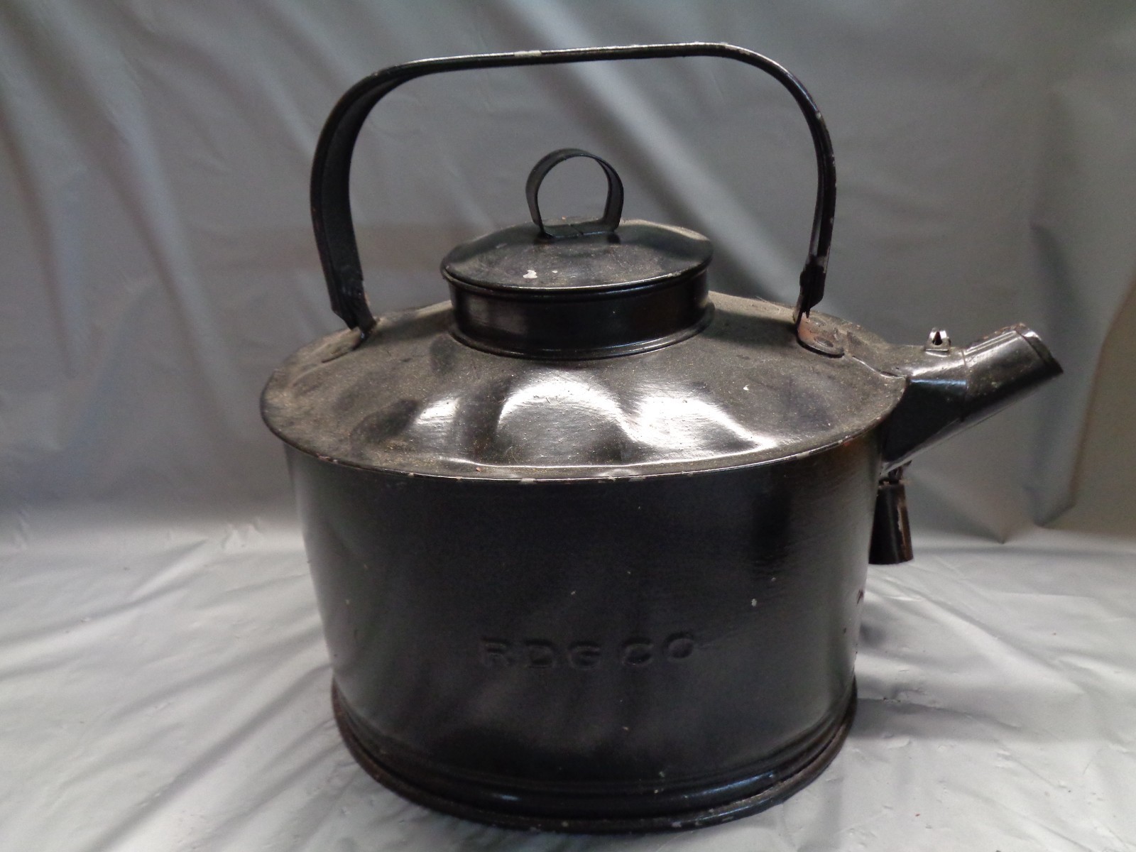 RDG CO Railroad Locomotive Train Metal Oil Can - 8\