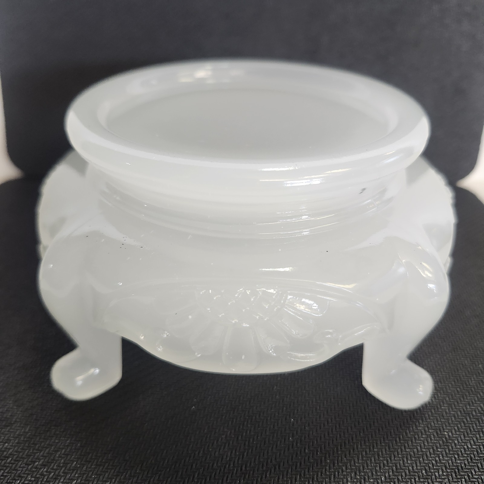Vintage BEAUMONT Clambroth Milky Glass 4-Footed Vase Base / Riser 