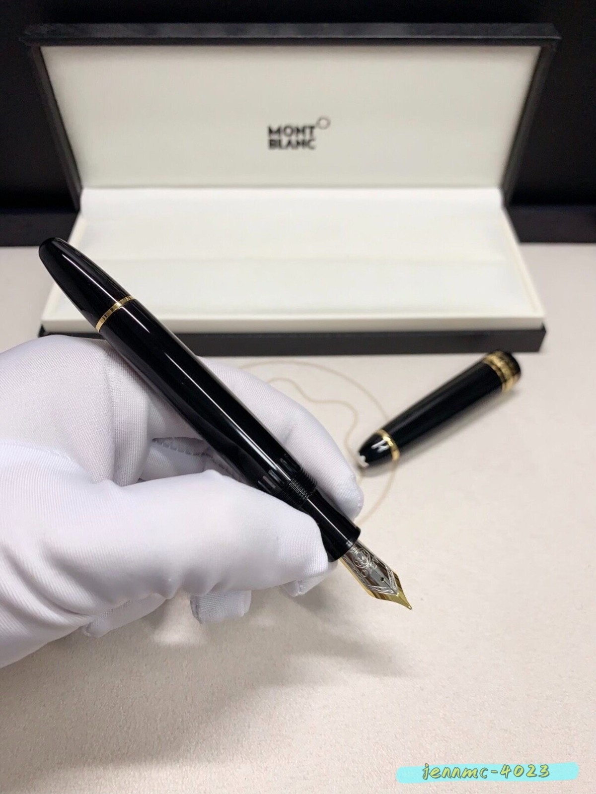 Montblanc Meisterstück 146 Black Gold Trim Fountain Pen With Gift Box Montblanc Meisterstück 146 Black Gold Trim Fountain Pen With Gift Box
