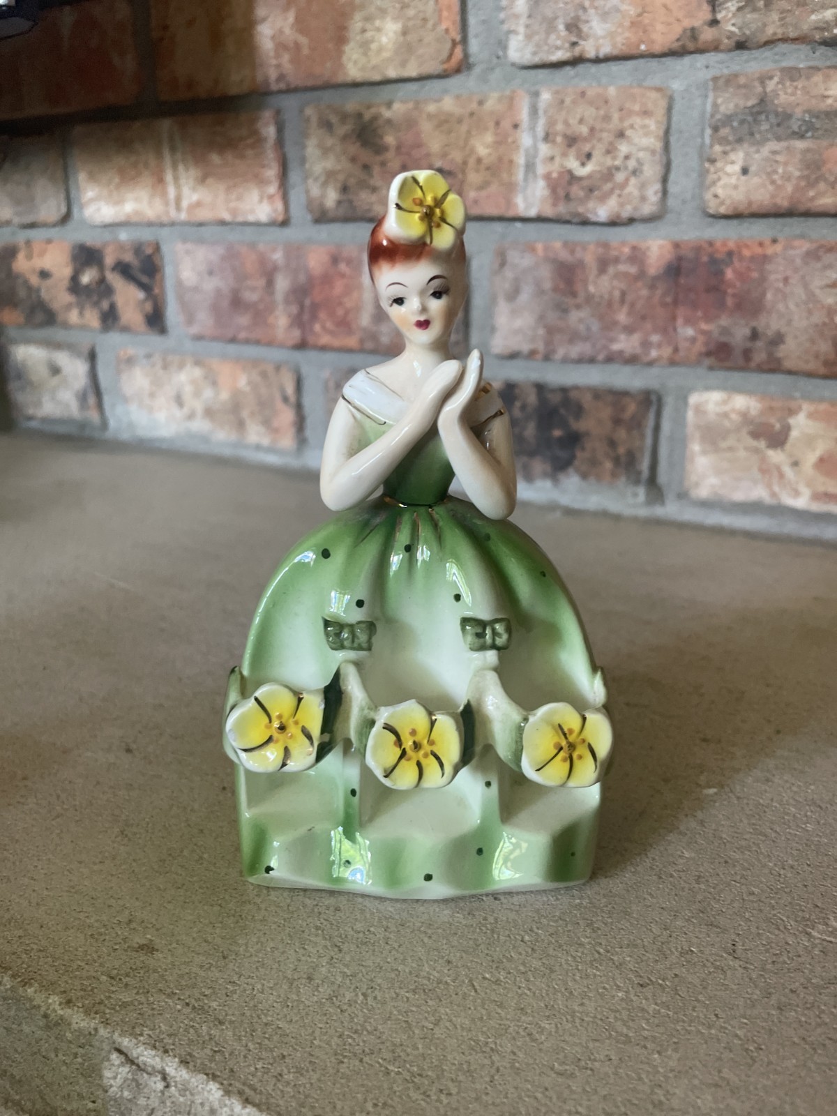 2004-F MISS PRETTY FACE PORCELAIN FIGURINE VTG SHAFFORD LIPSTICK HOLDER 6'' 2004-F MISS PRETTY FACE PORCELAIN FIGURINE VTG SHAFFORD LIPSTICK HOLDER 6''