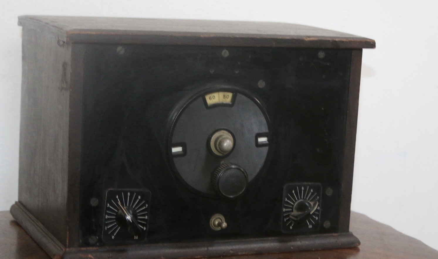 Antique 1920s Tube Regenerative Radio Receiver Wood Cabinet Vintage