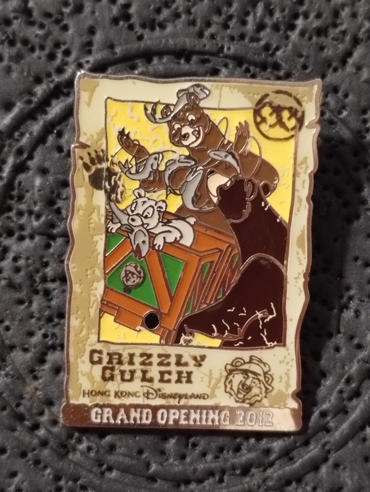 2012 Disney HKDL Hong Kong Disneyland Grizzly Gulch Grand Opening LE 300 Pin 2012 Disney HKDL Hong Kong Disneyland Grizzly Gulch Grand Opening LE 300 Pin
