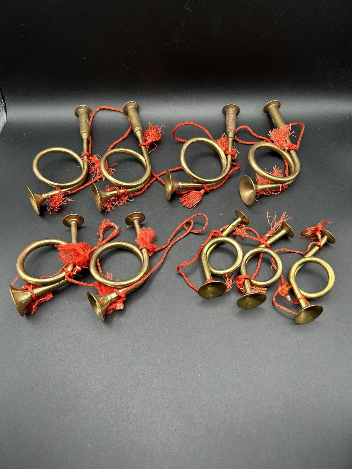 9 Vintage Hosley Solid Brass French Horn Ornaments Lot 3 Sizes India Tassel 9 Vintage Hosley Solid Brass French Horn Ornaments Lot 3 Sizes India Tassel