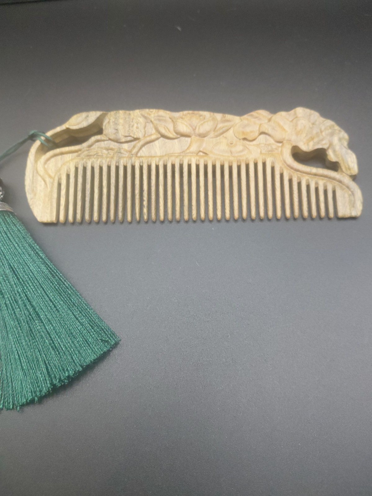 Beautiful Antique Carved Green Sandalwood Comb Double Sided Massage + Bag & Box Beautiful Antique Carved Green Sandalwood Comb Double Sided Massage + Bag & Box