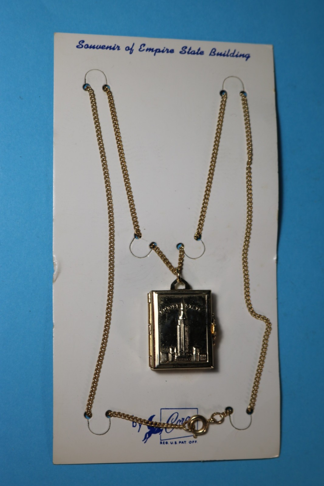 EMPIRE STATE BUILDING Picture Locket Souvenir Necklace NOS New York City NY Coro EMPIRE STATE BUILDING Picture Locket Souvenir Necklace NOS New York City NY Coro