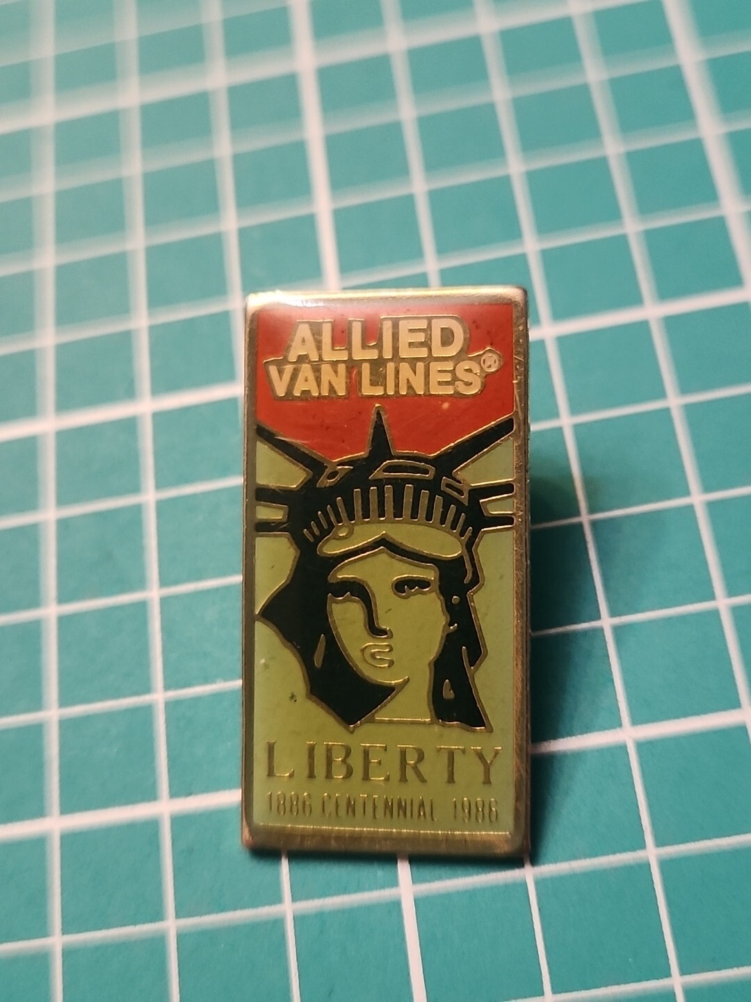 Vtg 1986 Allied Van Lines Statue Of Liberty 🗽 Centennial Gold Tone Lapel Pin Vtg 1986 Allied Van Lines Statue Of Liberty 🗽 Centennial Gold Tone Lapel Pin
