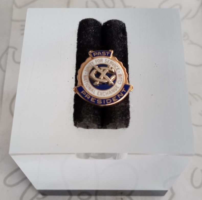 10K Gold National Exchange Club Past President Vintage Pin Tie Tack 10K Gold National Exchange Club Past President Vintage Pin Tie Tack