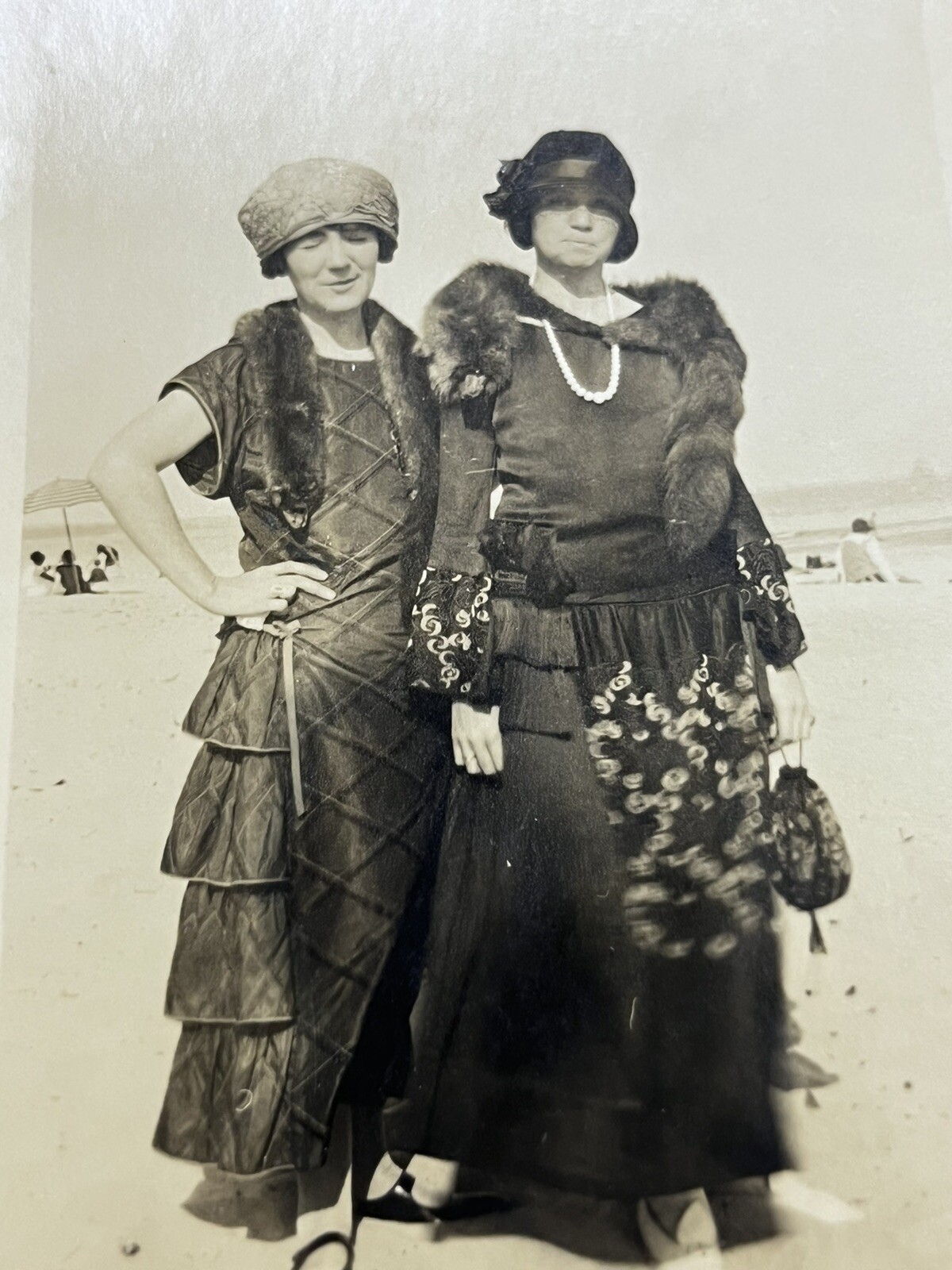 VINTAGE PHOTOGRAPH 1920 Rich FLAPPER Women At BEACH Furs Dresses Fashion