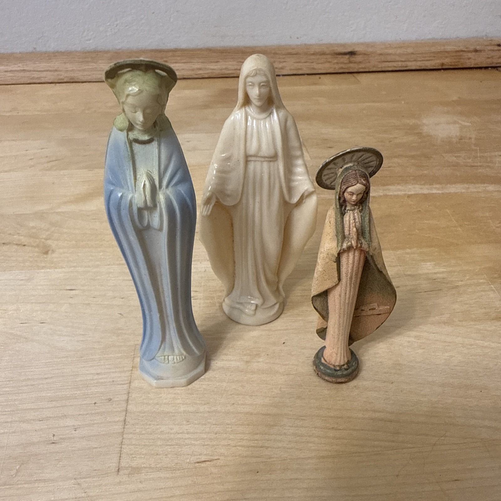 3 Vintage Small Plastic Madonna Figurines-Old Religious Catholic Church 3 Vintage Small Plastic Madonna Figurines-Old Religious Catholic Church