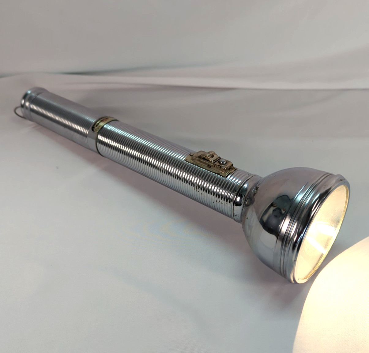 Vintage Ray-O-Vac Sportsman Flashlight Chrome Ribbed Metal 14.5” Heavy Duty