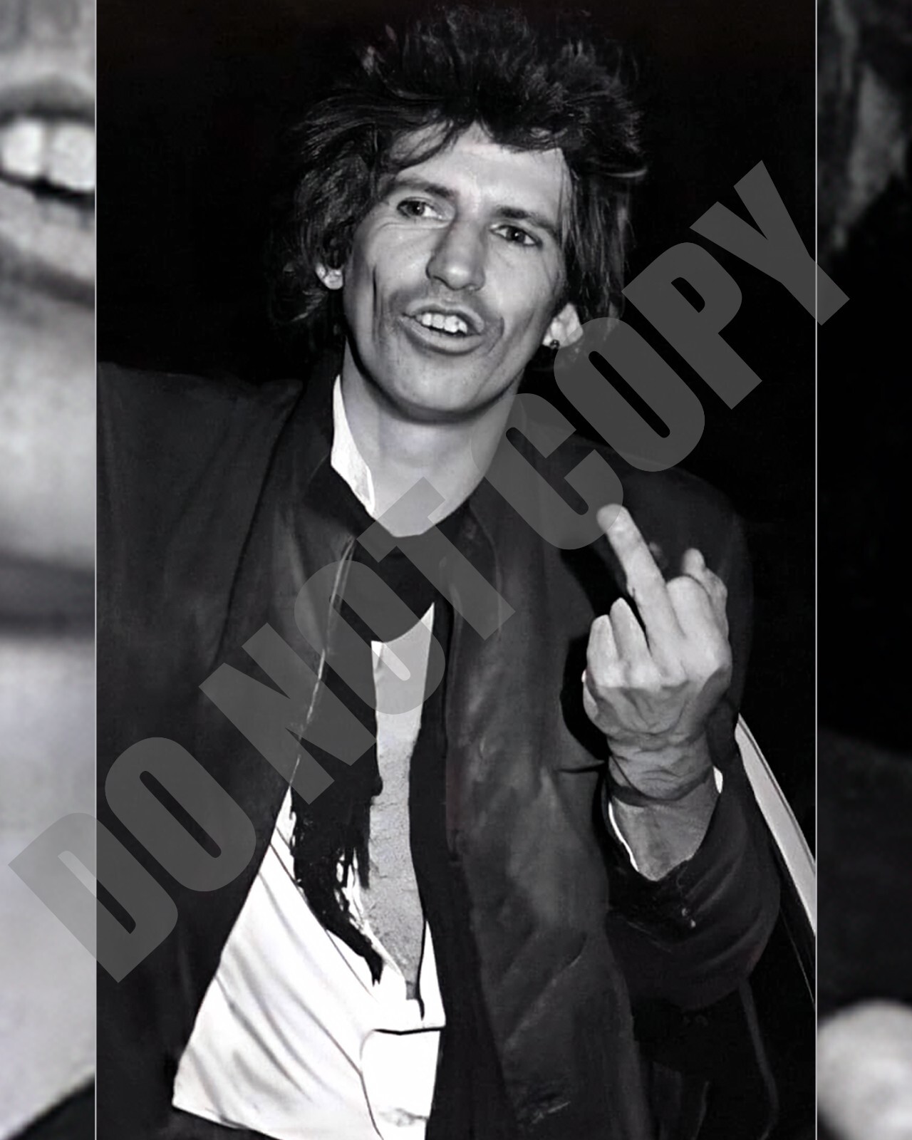 Keith Richards Rolling Stones Flipping the Bird Giving the Finger 8x10 Photo
