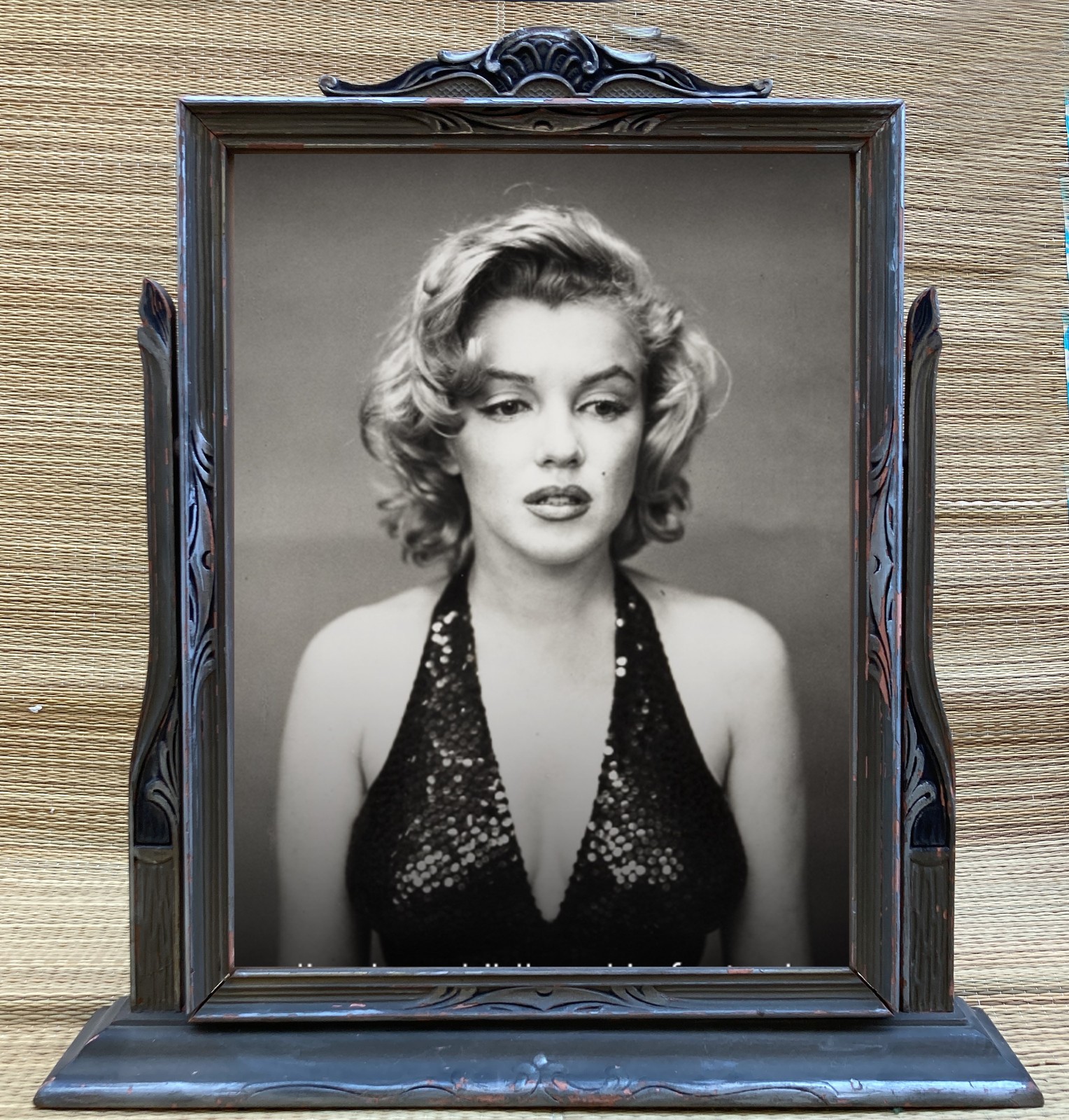 Classic pewter tone WOOD SWIVEL TILT PICTURE FRAME Classic pewter tone WOOD SWIVEL TILT PICTURE FRAME