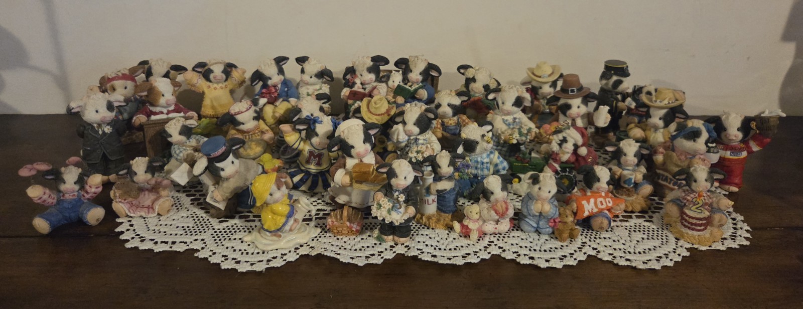 34 Vintage MARY'S MOO MOO's Enesco Figurines 34 Vintage MARY'S MOO MOO's Enesco Figurines