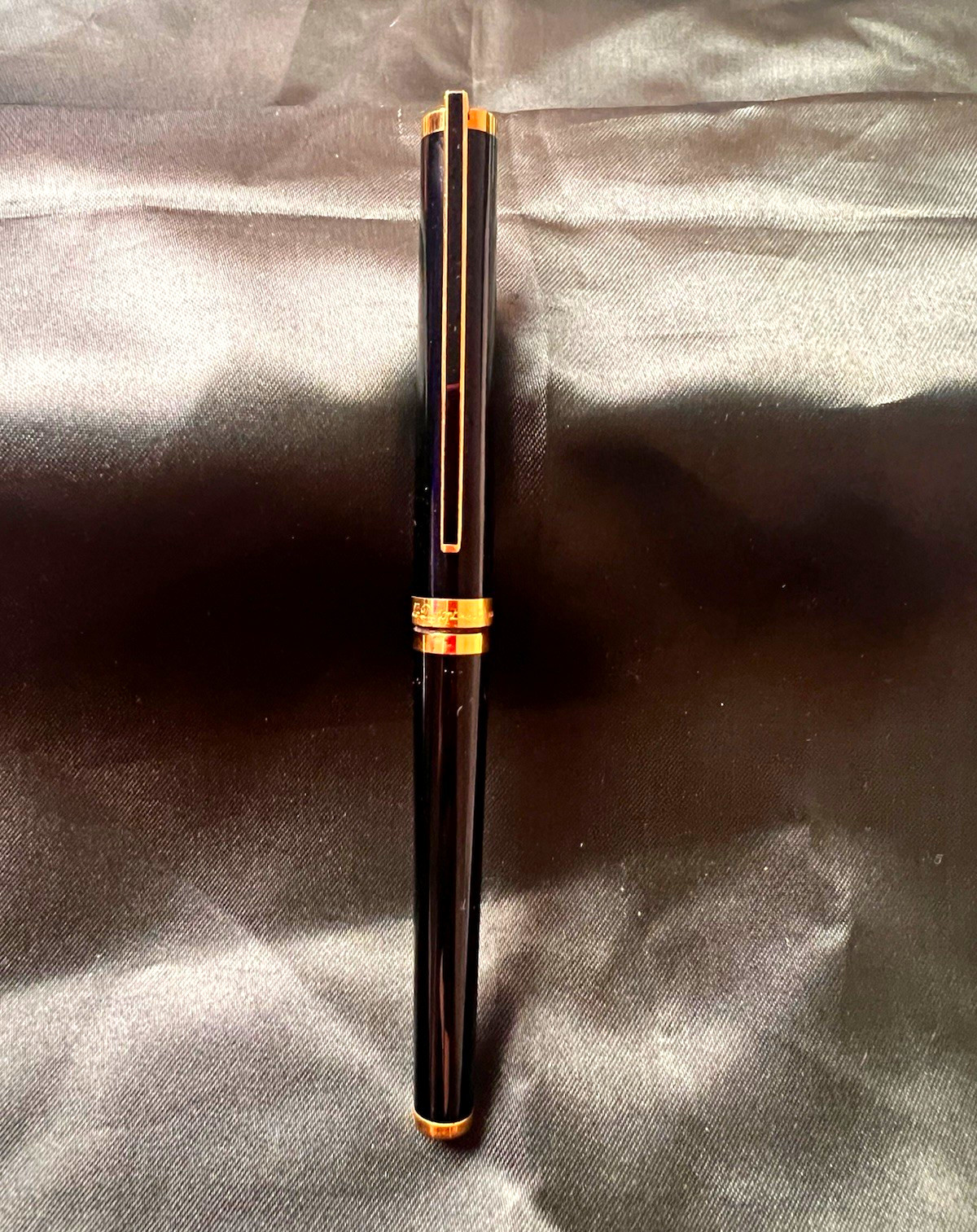 Vintage S.T. Dupont Classique Fountain Pen Black Laque de Chine 18K Gold Nib Vintage S.T. Dupont Classique Fountain Pen Black Laque de Chine 18K Gold Nib