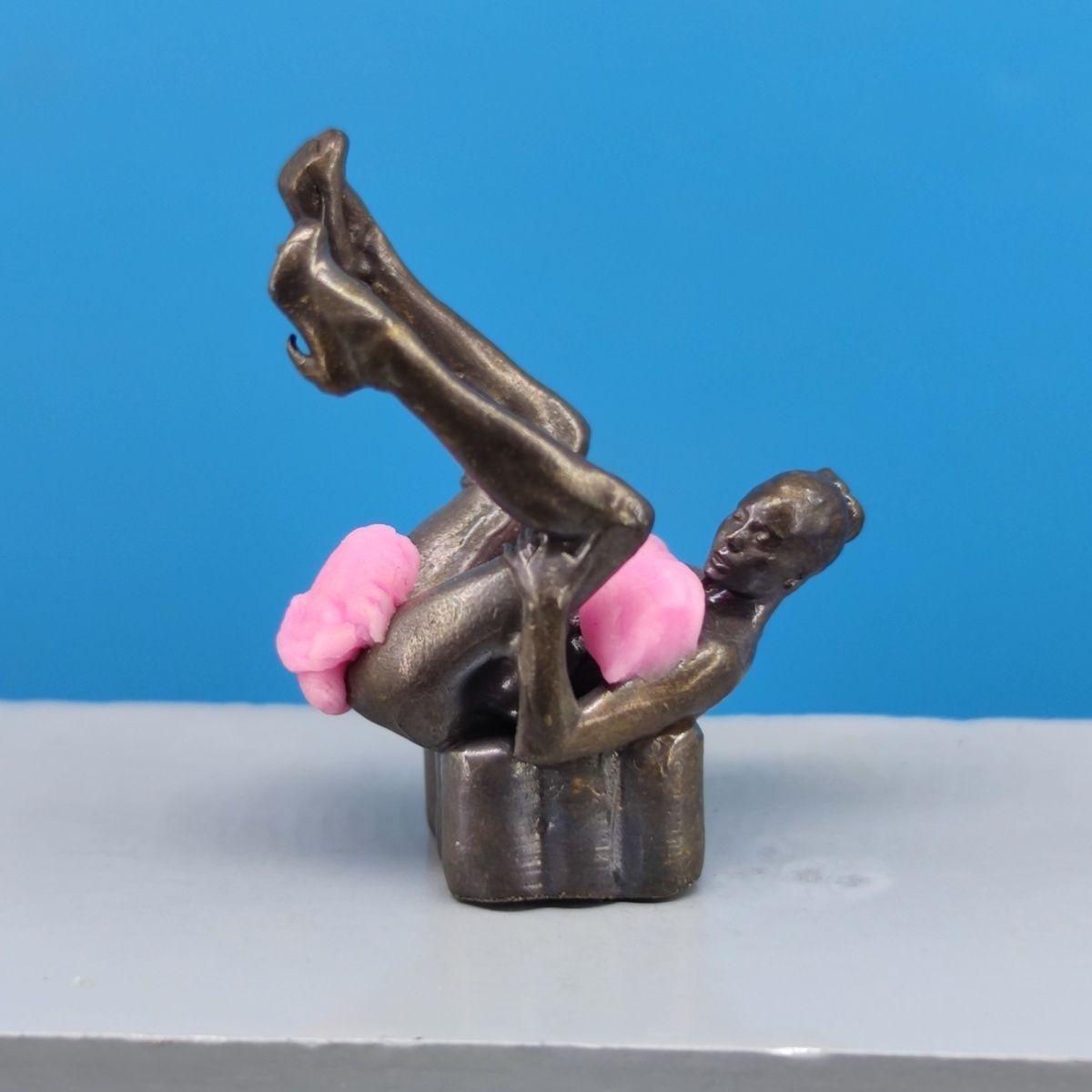 40mm Black Brass Sexy Yoga Spraddle Lying Girl Statue Beauty Model Ornament