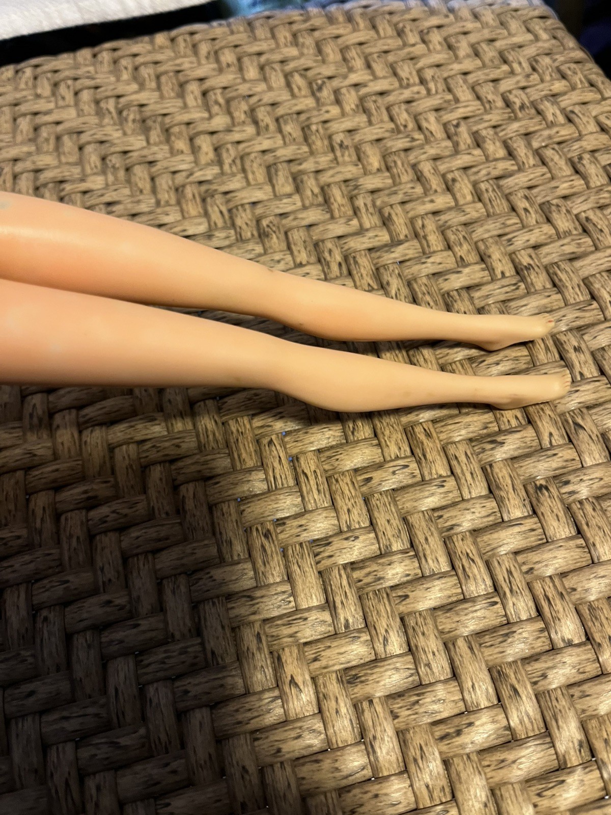 Vintage 1966 Twist N Turn (TNT) brunette Barbie