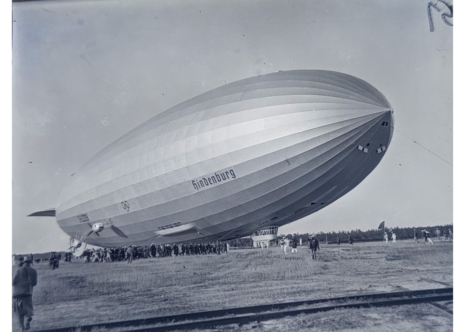 1936 LZ 129 Hindenburg Dirigible Airship Lakehurst Ground Crew Glass Negative