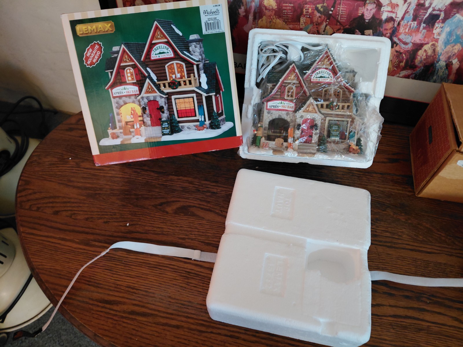 Lemax “ Treeline Bar & Lounge” Christmas Retired 2014 Original Box & Light Minty