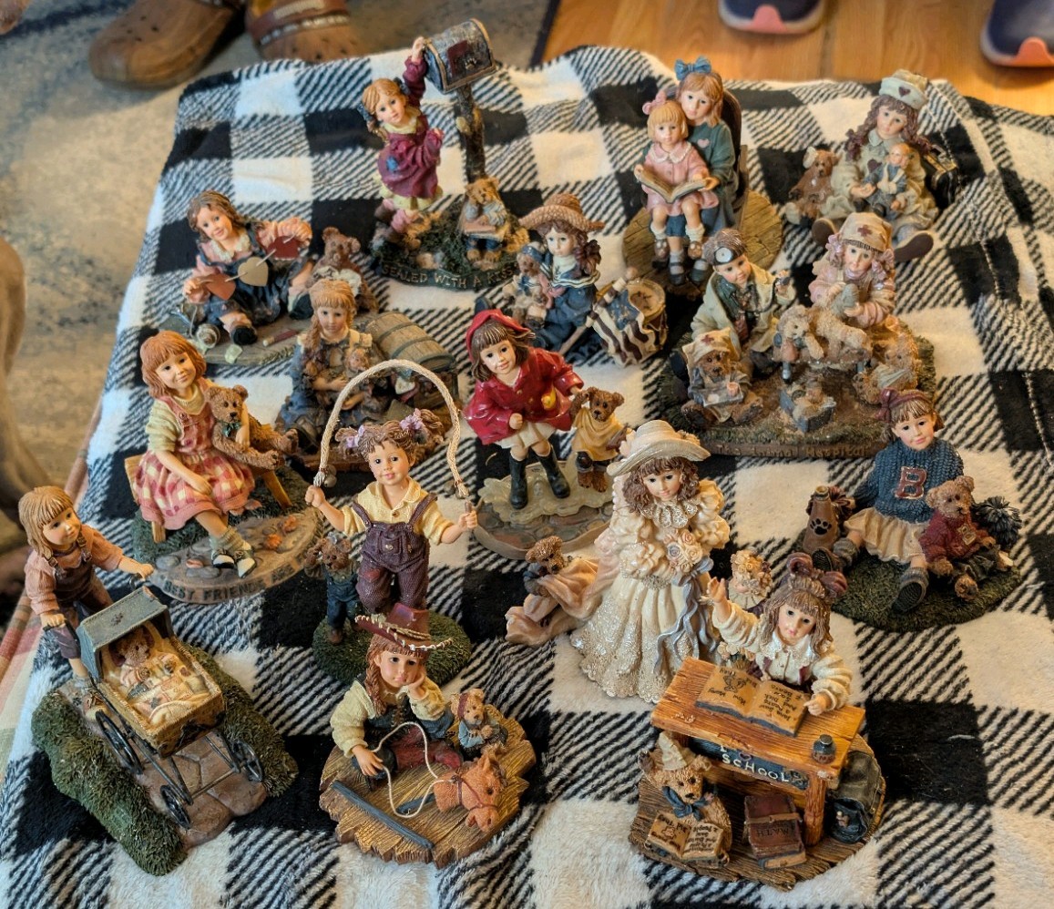 Boyds Collection Yesterdays Child - Lot of 15 Dollstone Figurine Estate