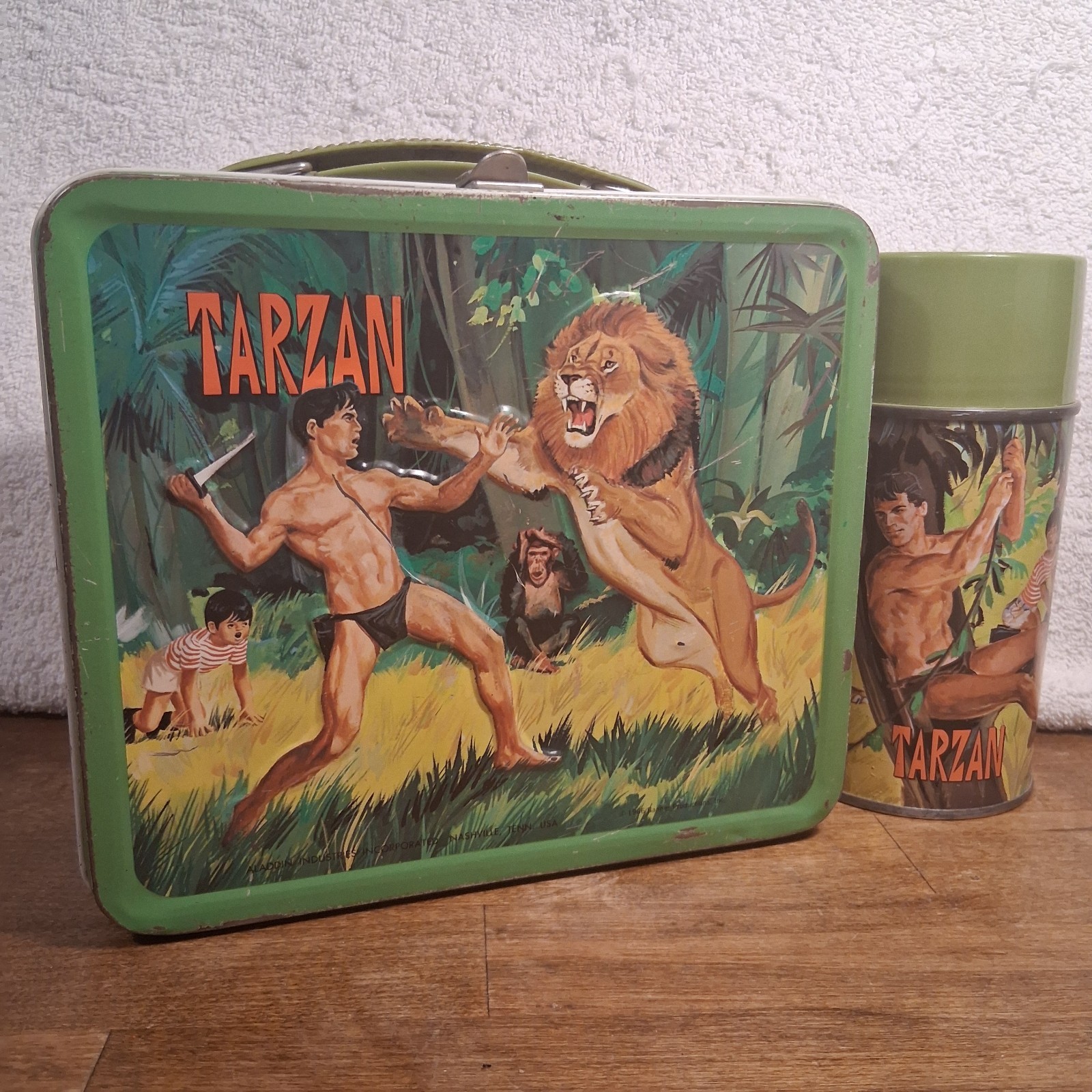 Vintage 1966 Aladdin TARZAN Metal Lunchbox With Thermos 24 Pics Vintage 1966 Aladdin TARZAN Metal Lunchbox With Thermos 24 Pics