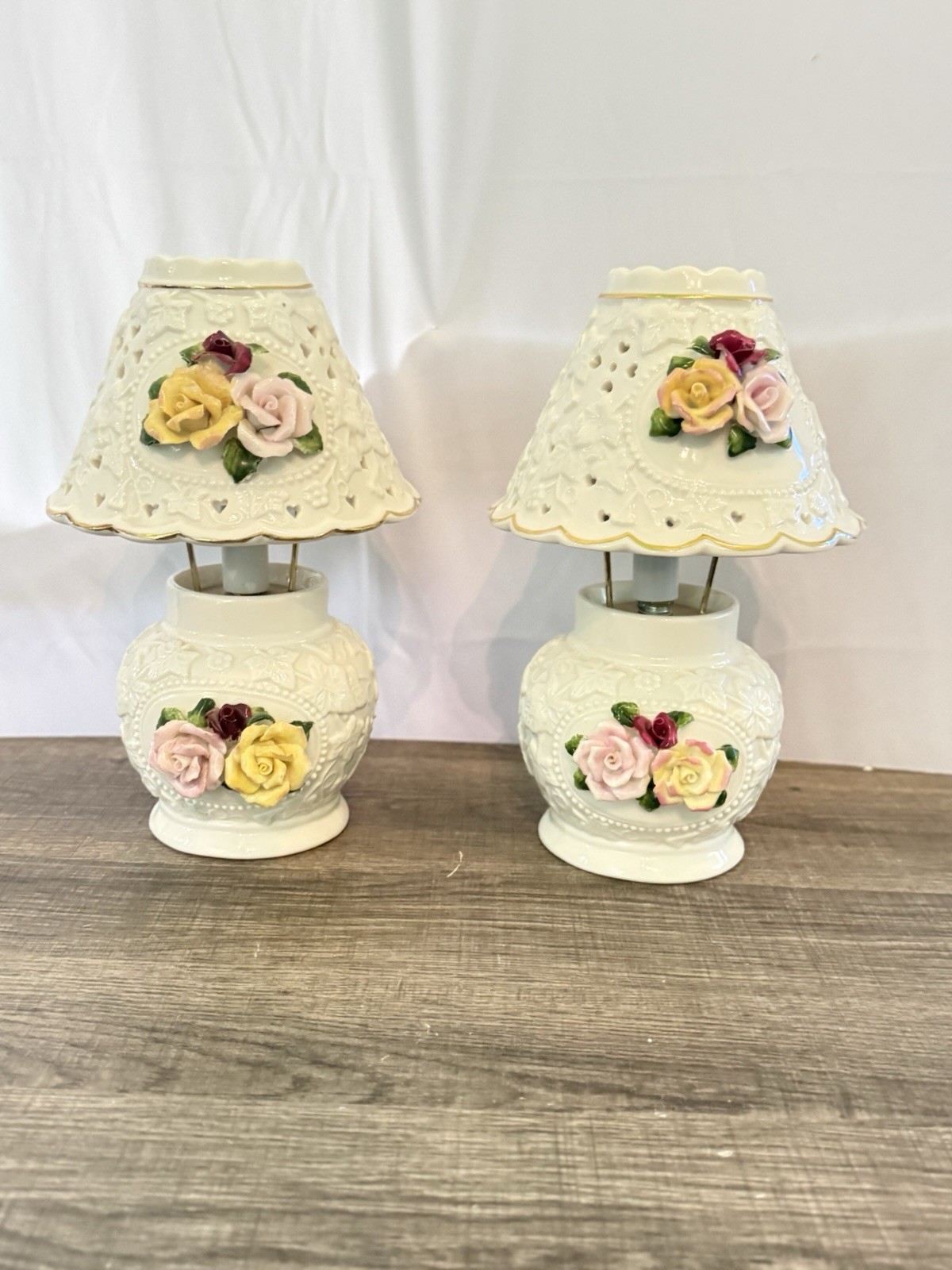 Vtg.Set Of 2 Victorian Style Porcelain Lamp w/ 3D Flowers 11 Vtg.Set Of 2 Victorian Style Porcelain Lamp w/ 3D Flowers 11