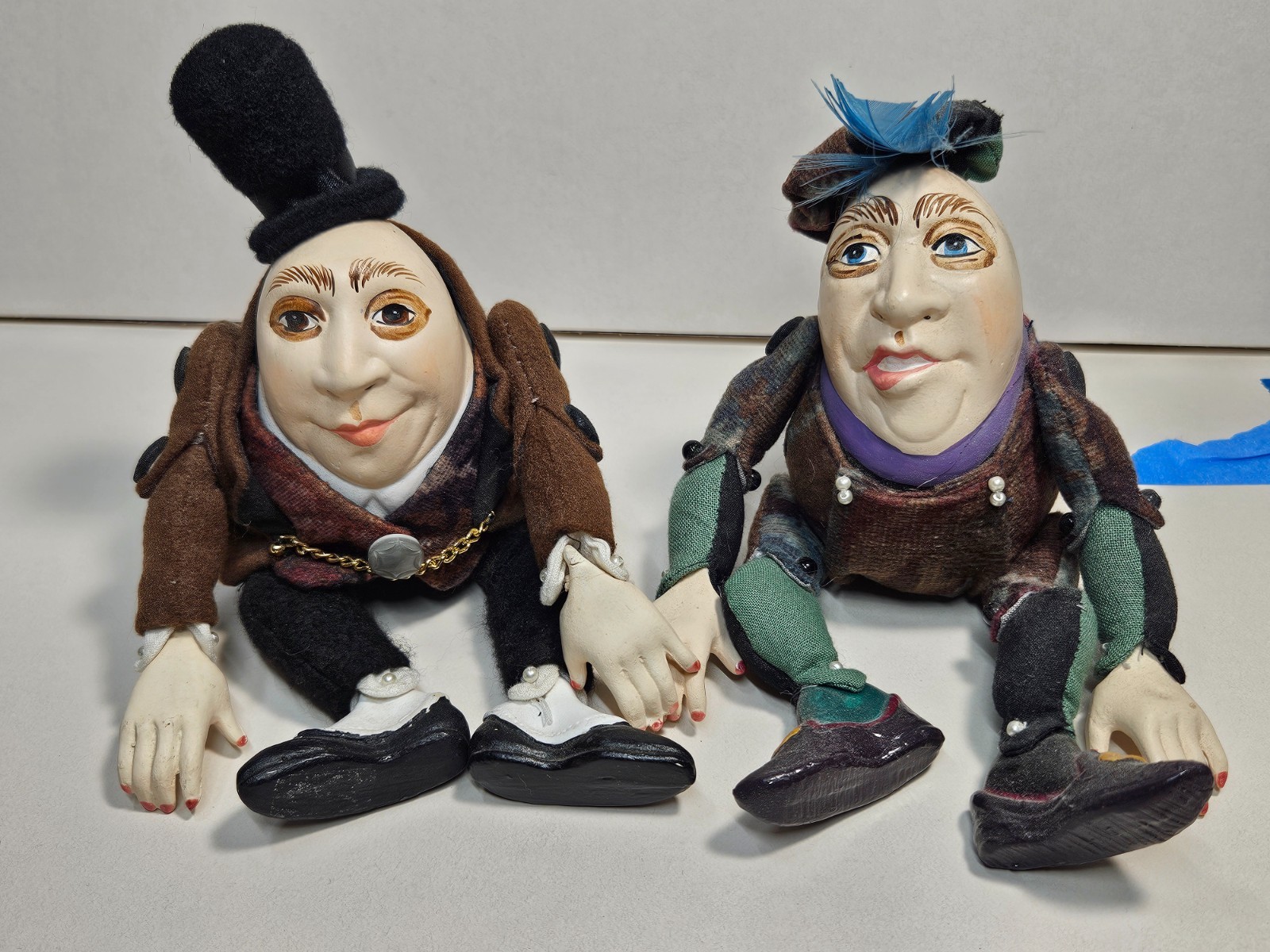 Vintage Humpty Dumpty Shelf Sitter Figures Pair Resin Face Cloth Alice Wonderlan