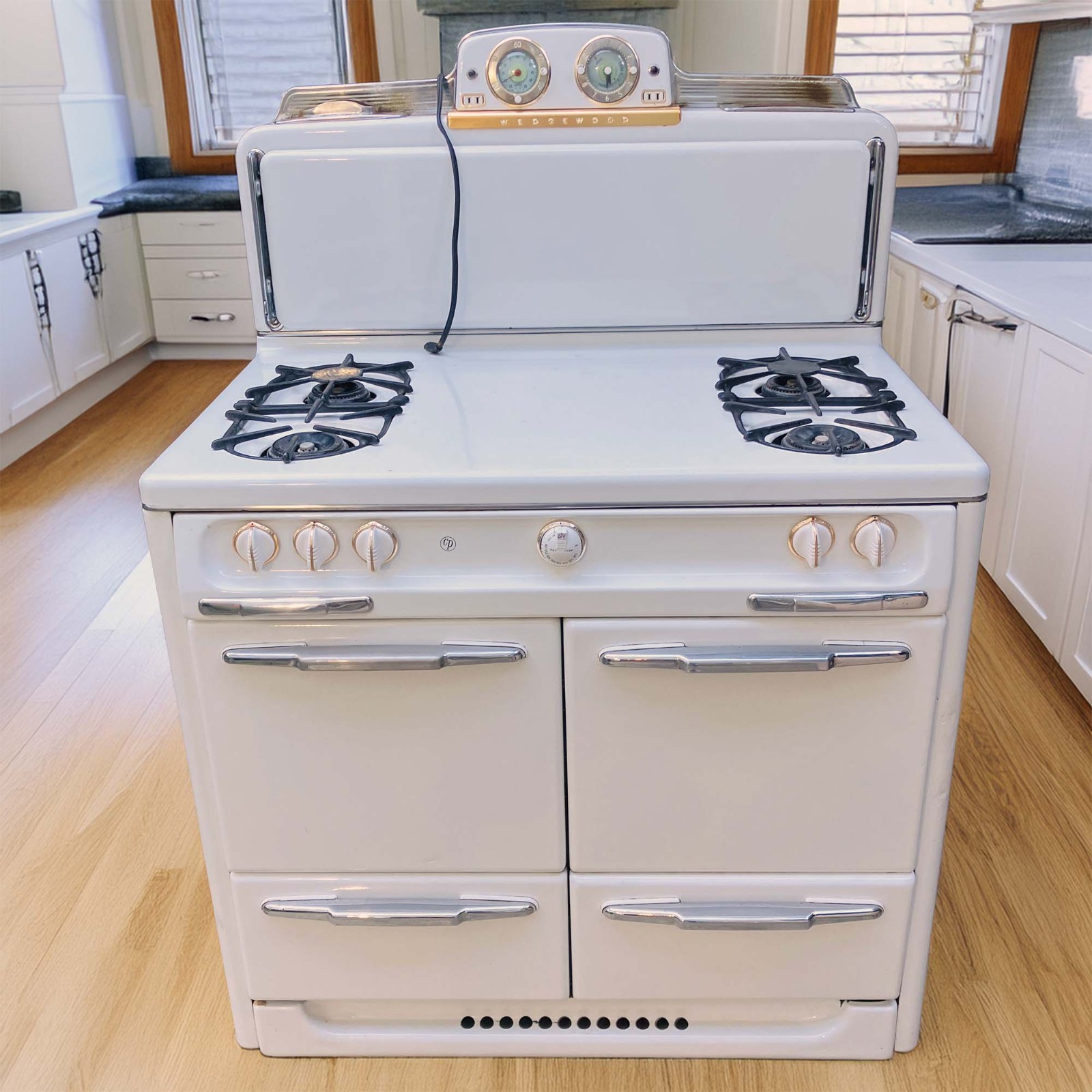 Working Vintage 1950\'s Wedgewood 4 Burner Oven 40\
