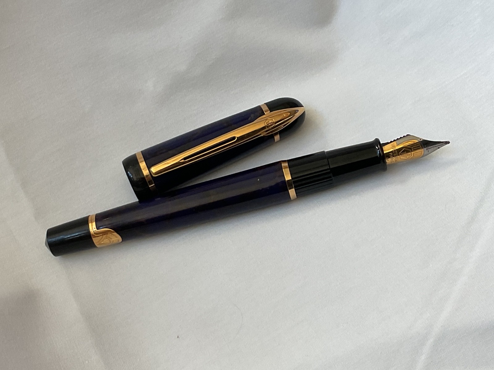 VINTAGE WATERMAN PHILEAS FOUNTAIN PEN BLUE BROWN MARBLE GOLD PLATED NIB