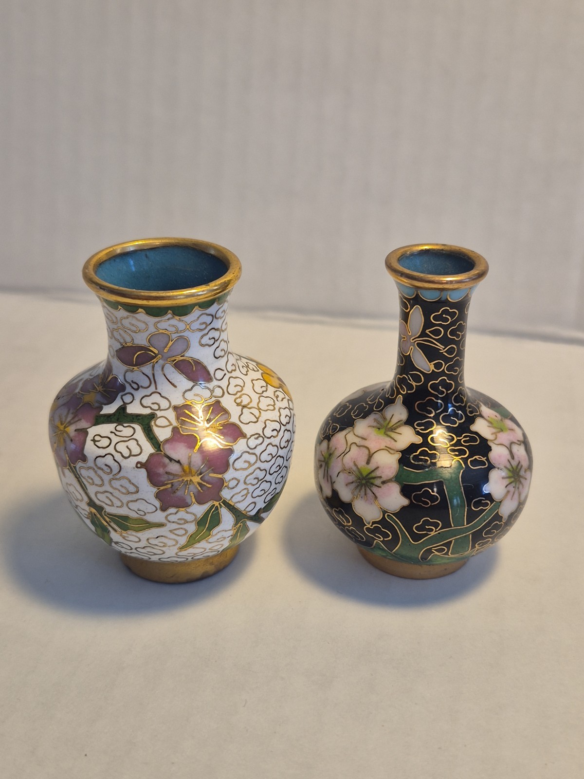 Vintage Chinese Cloisonne Miniature Vases Pair Black White Enamel Floral 2.5\