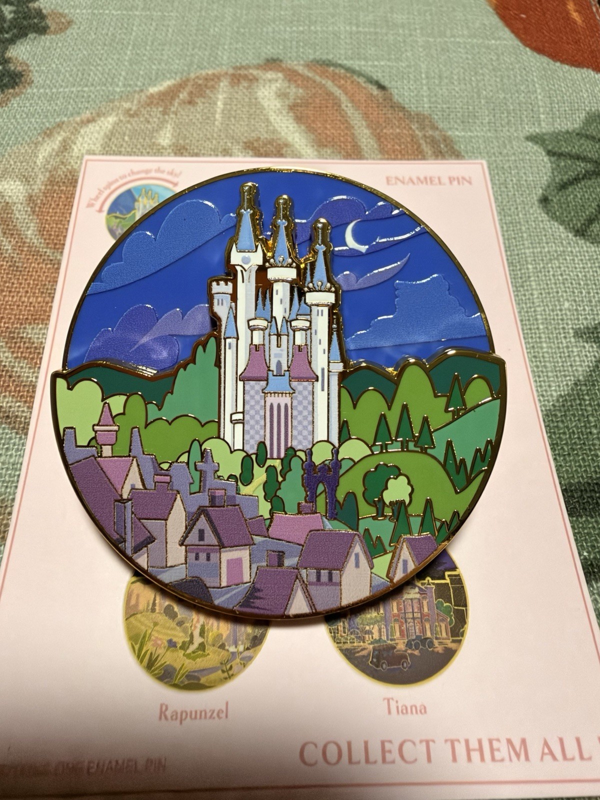 Disney Princess BoxLunch Wheel Spin Castle Day / Night Pin - Cinderella Disney Princess BoxLunch Wheel Spin Castle Day / Night Pin - Cinderella