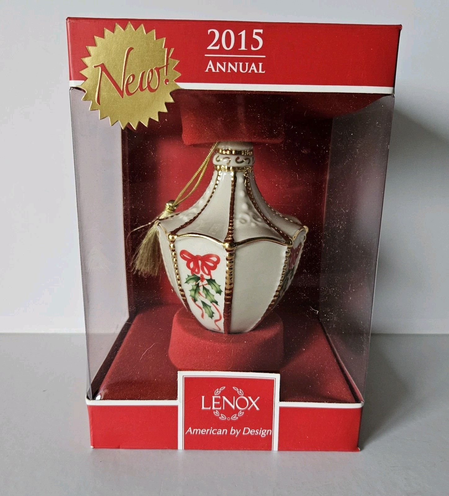 Lenox Annual 2015 Ornament Holly Ribbon Motifs 24k Gold Trim Lenox Annual 2015 Ornament Holly Ribbon Motifs 24k Gold Trim