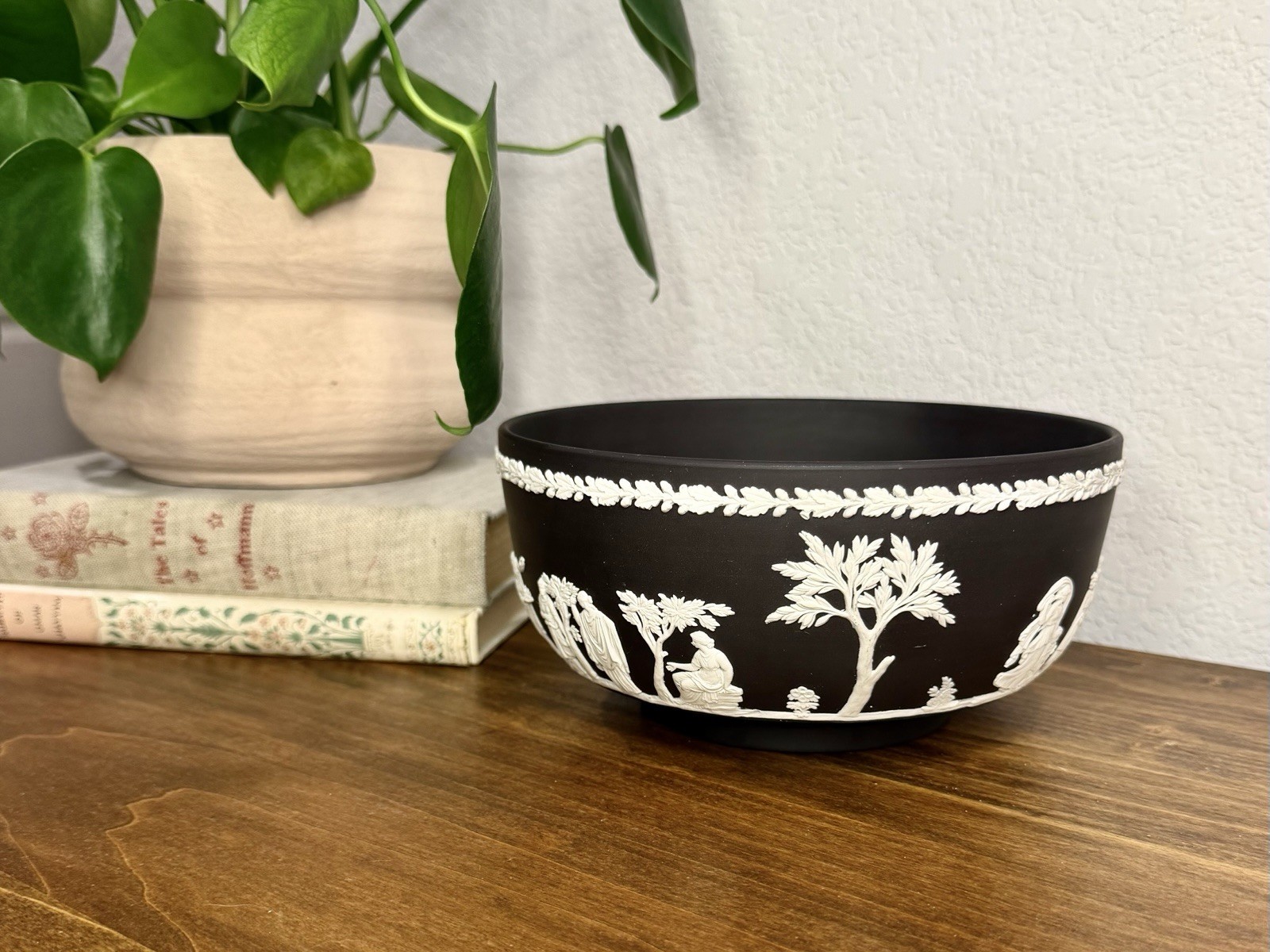 Vintage Wedgwood Black Basalt Jasperware 8” Sacrifice Bowl Made In England