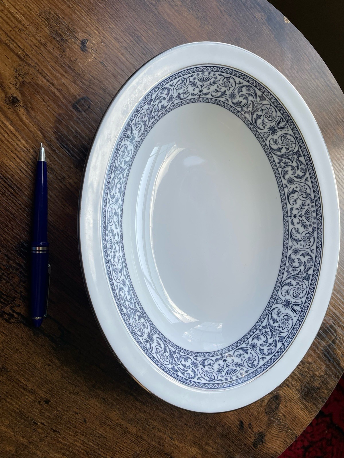 Minton Infanta Bone China 10-3/4\'\' Oval Serving Bowl Blue Floral Platinum Englan