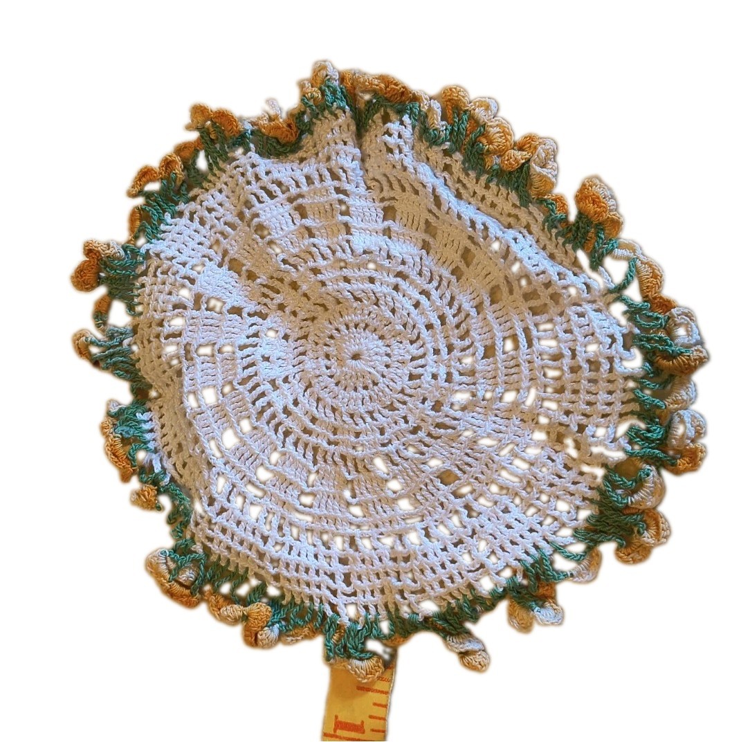 Beautiful Collectible Handmade Crocheted Pot Holder White,Green & Orange 6\